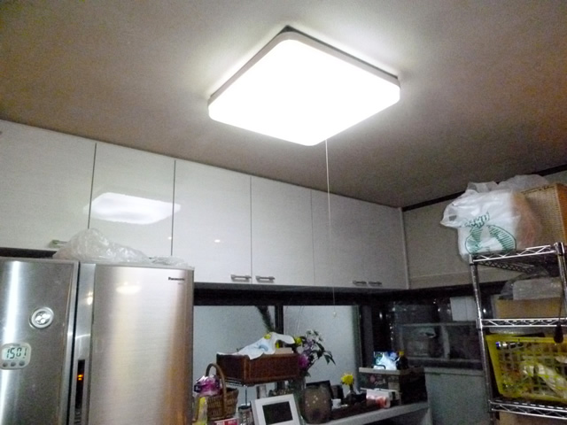 照明を変えてキッチンのプチリフォーム施工前